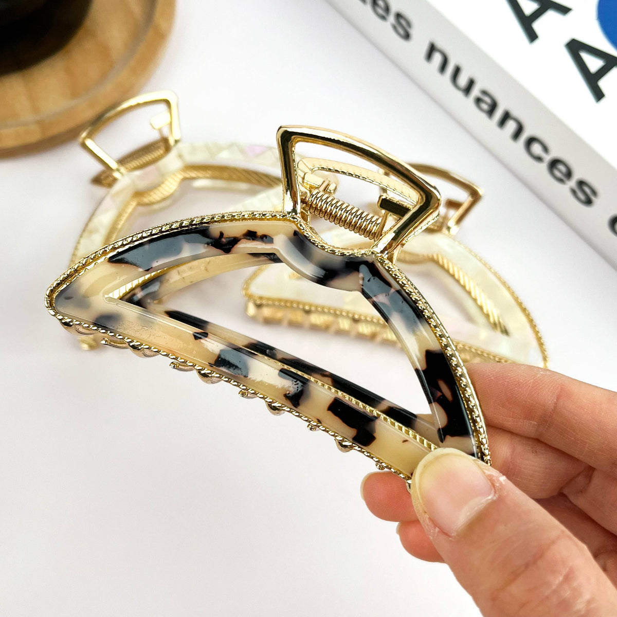 Golden Curve Claw Clip