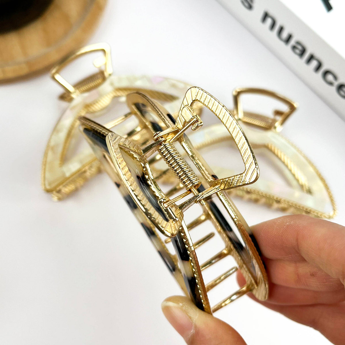 Golden Curve Claw Clip