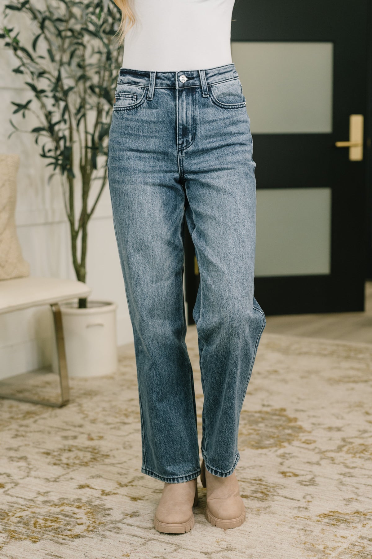 Judy Blue Carlie High Rise Straight Jeans in Everyday Indigo