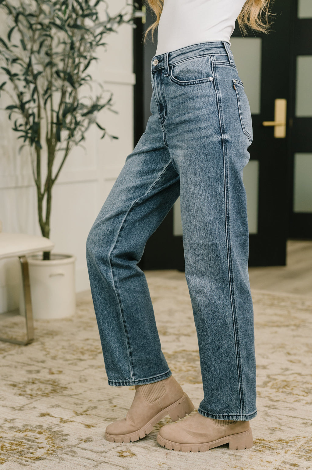 Judy Blue Carlie High Rise Straight Jeans in Everyday Indigo