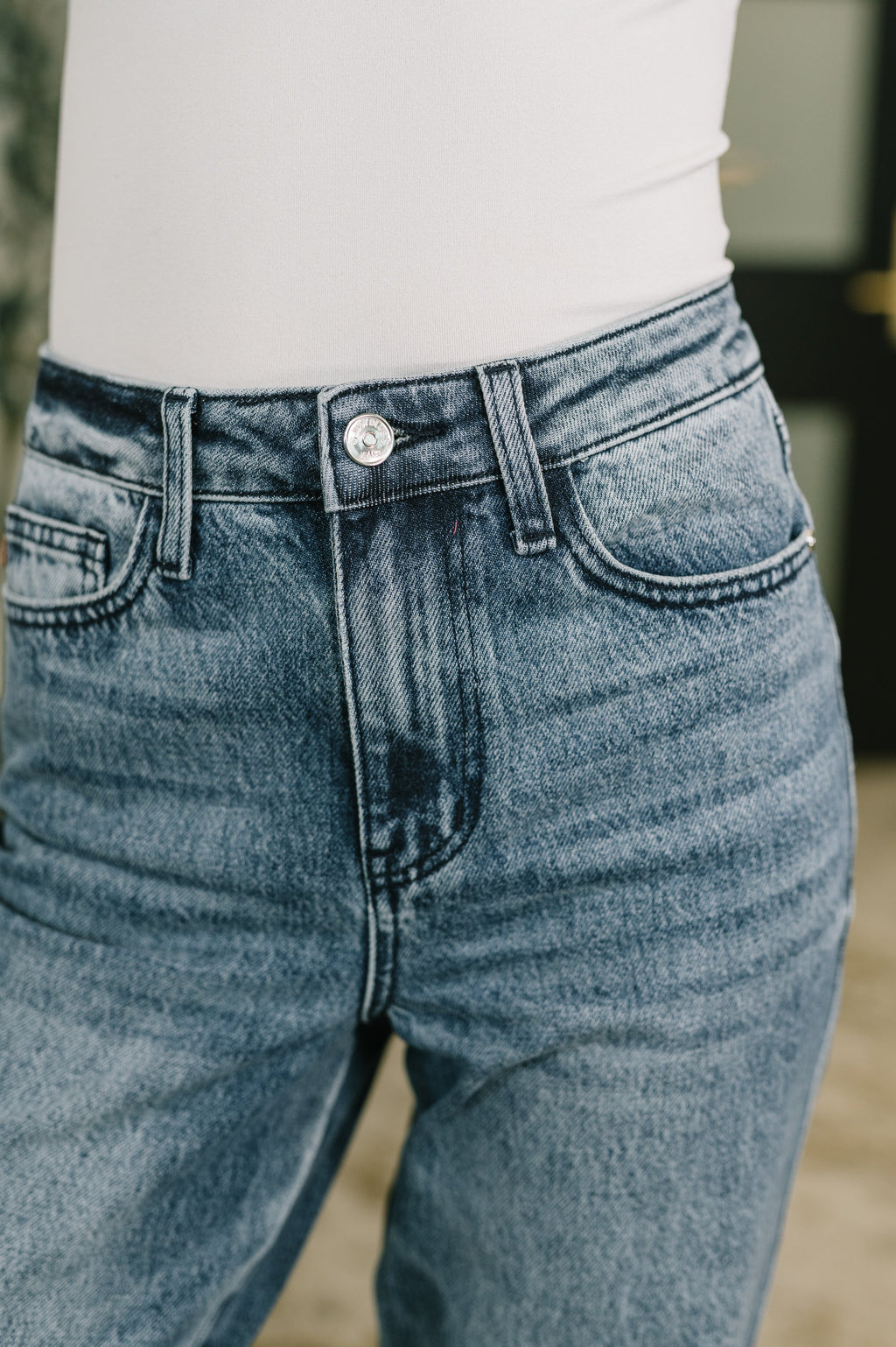 Judy Blue Carlie High Rise Straight Jeans in Everyday Indigo