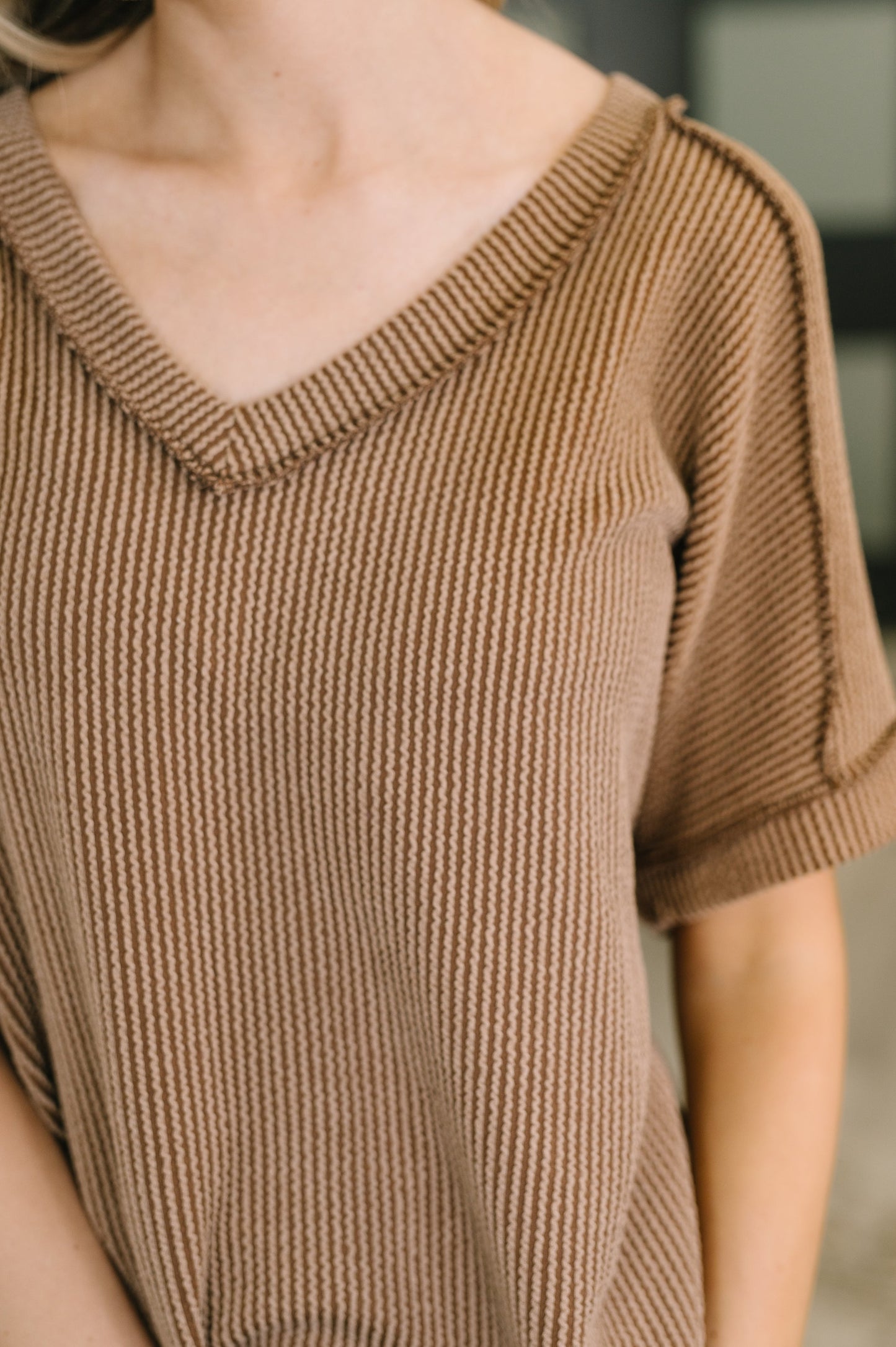 Effortless Cable Ribbed V Neck T Shirt in Brown