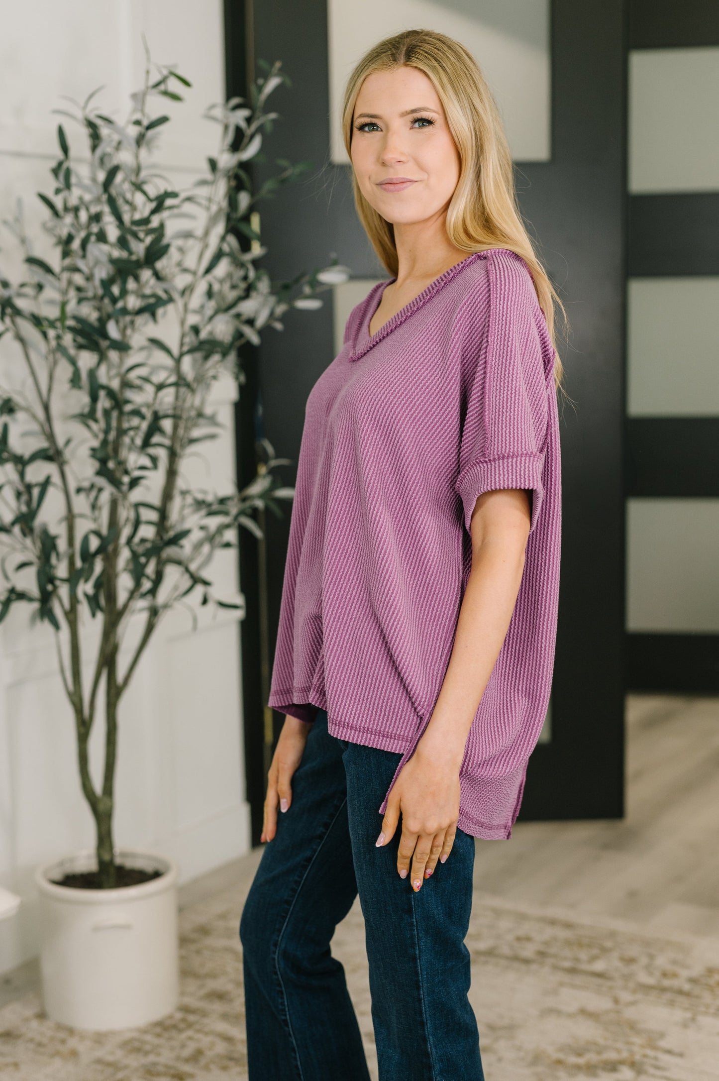Effortless Cable Ribbed V Neck T Shirt in Light Plum