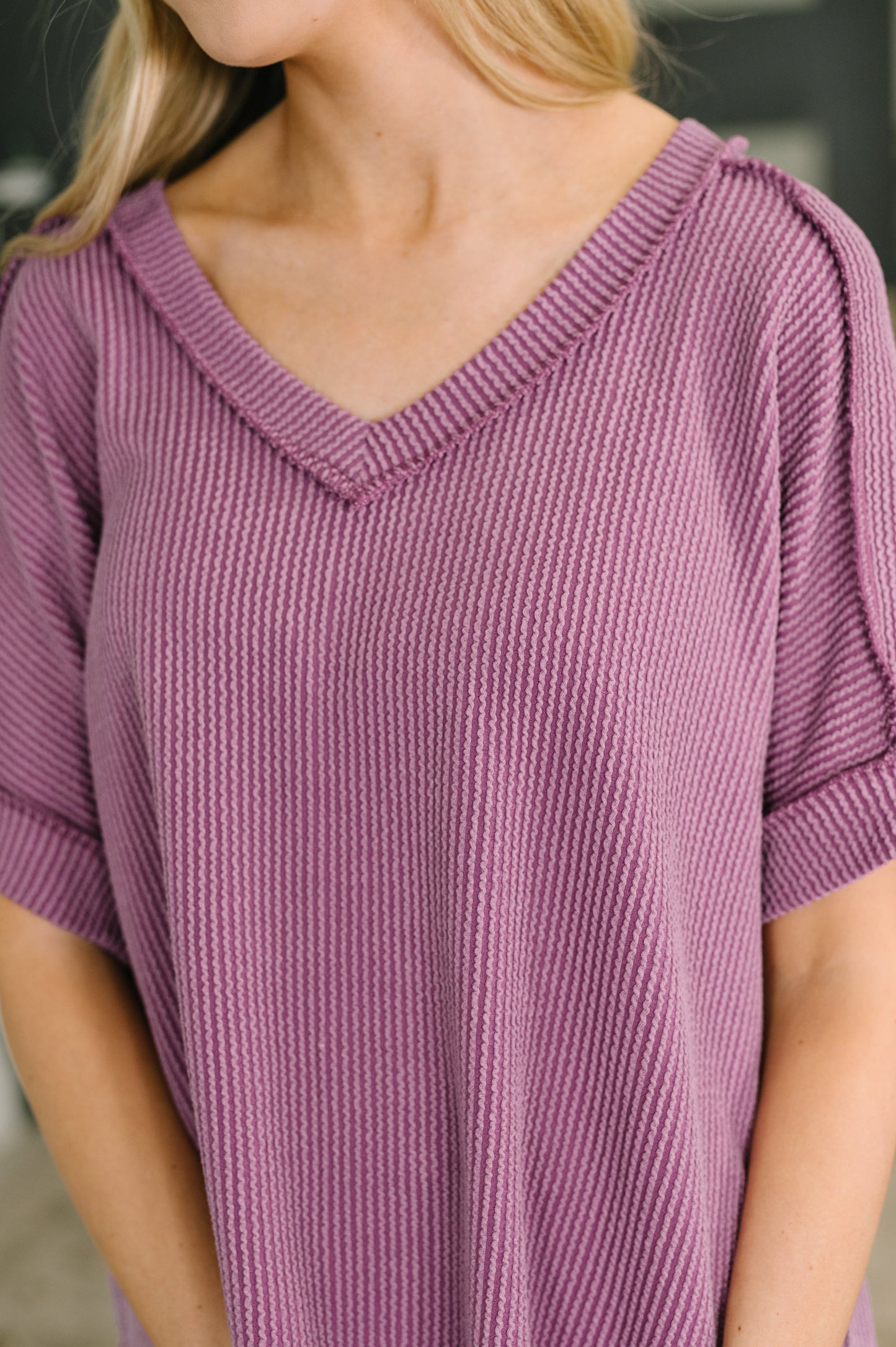 Effortless Cable Ribbed V Neck T Shirt in Light Plum
