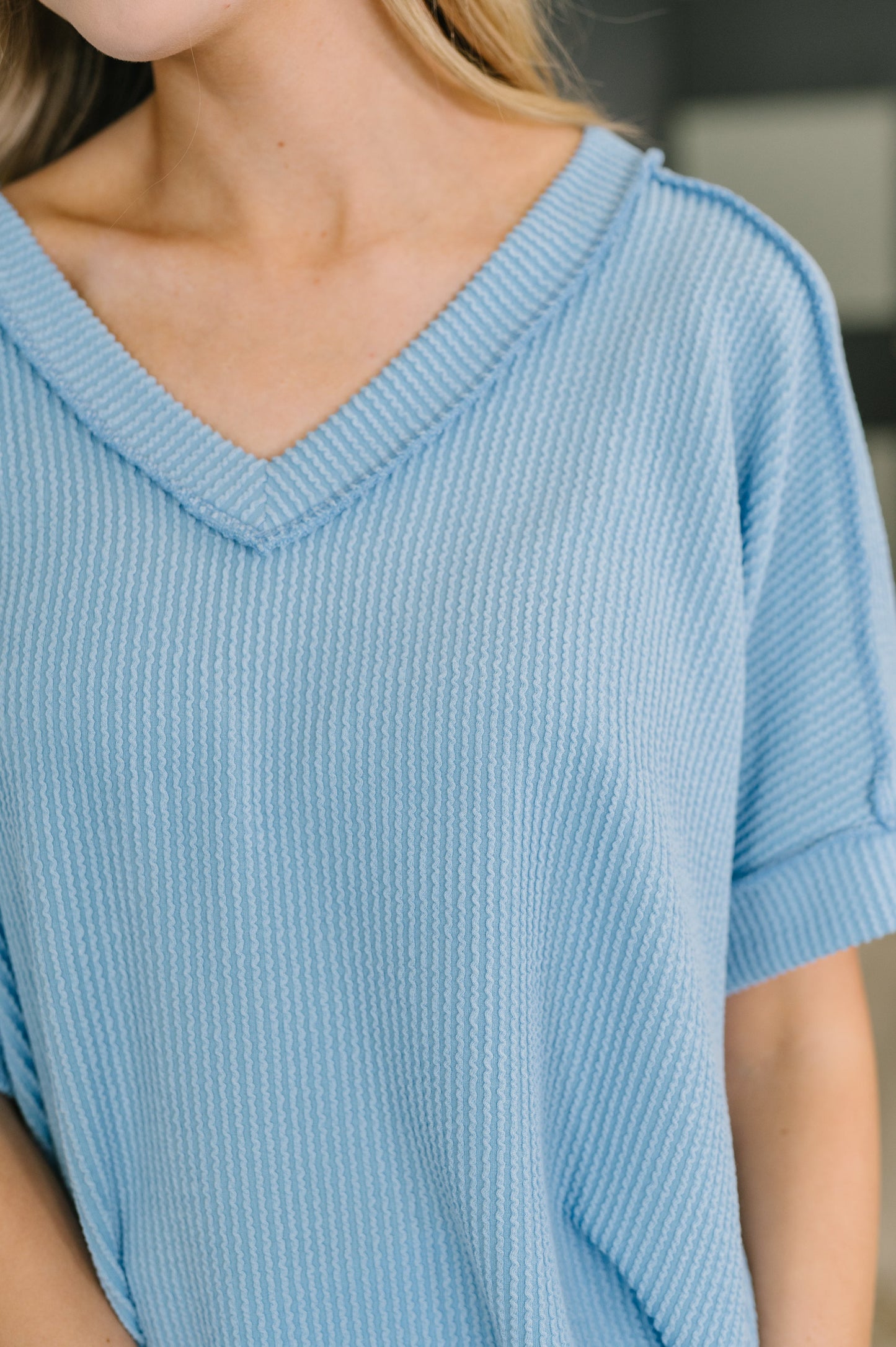 Effortless Cable Ribbed V Neck T Shirt in Spring Blue