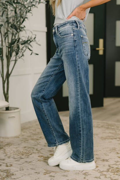 Judy Blue Holly Straight Jeans