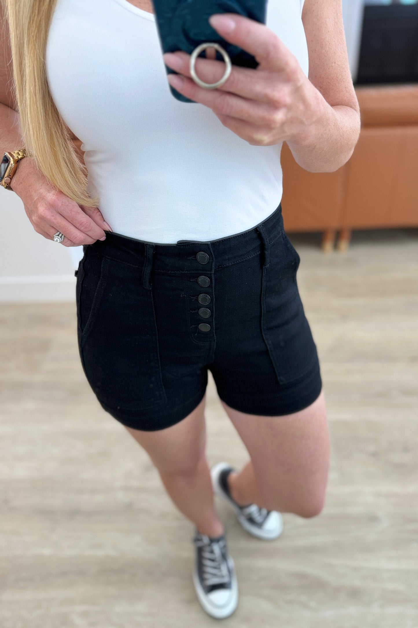 Judy Blue Reagan Trouser Shorts in Black
