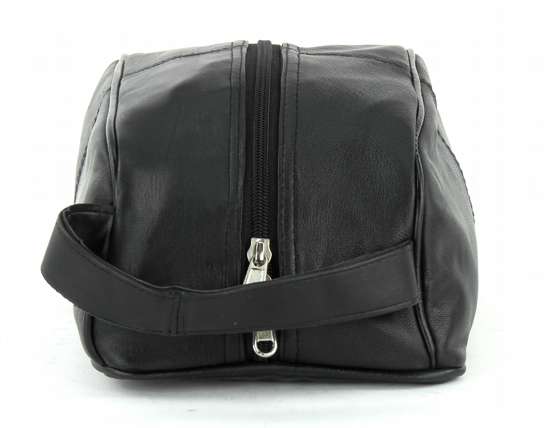 Ready to Roam Leather Shaving Bag