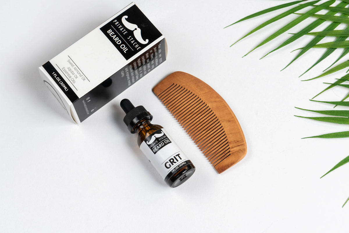 Grit Beard Oil & Peachwood Comb Set